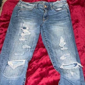 distressed + ripped american eagle jeans!